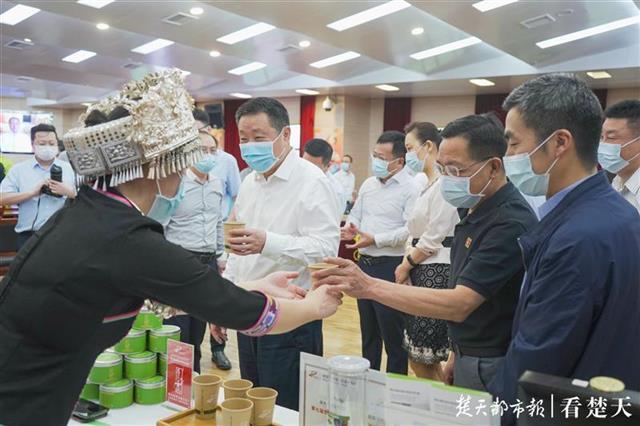 湖北省发出“国际茶日湖北倡议书”，一起来多喝湖北好茶叶