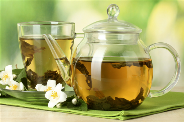 新式茶饮年度关键词：降价 上市 开放加盟