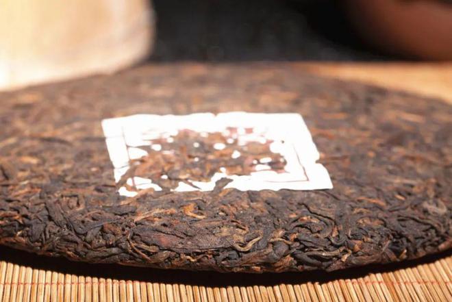 要喝普洱茶，你要先学会怎么撬开它