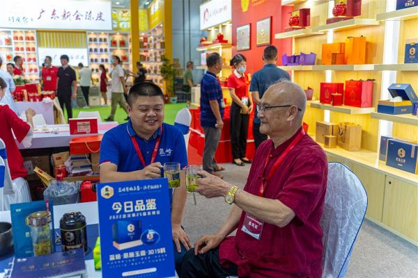 古法技艺融入现代工艺 传承非遗的新版《恩施玉露》发售