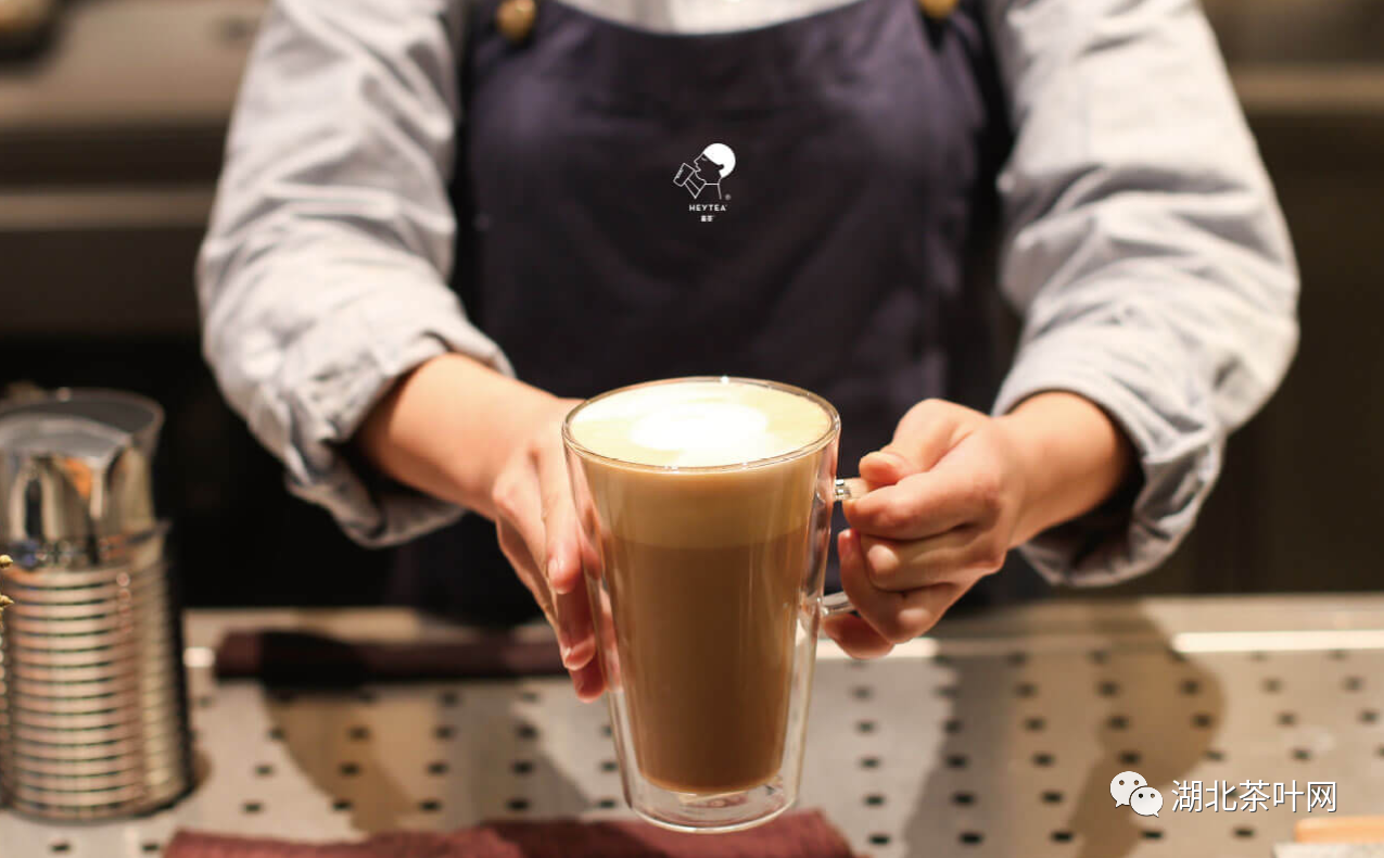 头部茶饮品牌开放加盟模式释放什么信号？