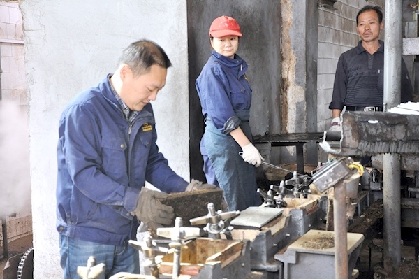 赵李桥砖茶曾远销欧洲 六代人技艺传承只为造出一杯中国好茶